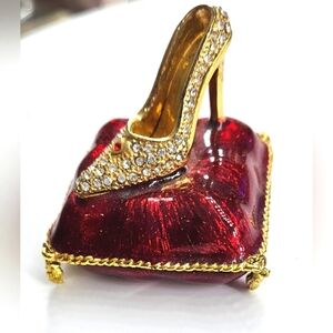 🌟Unique Vintage Red And Gold Trinket Box Rhinestone High Heel Jewelry Decor🌟
